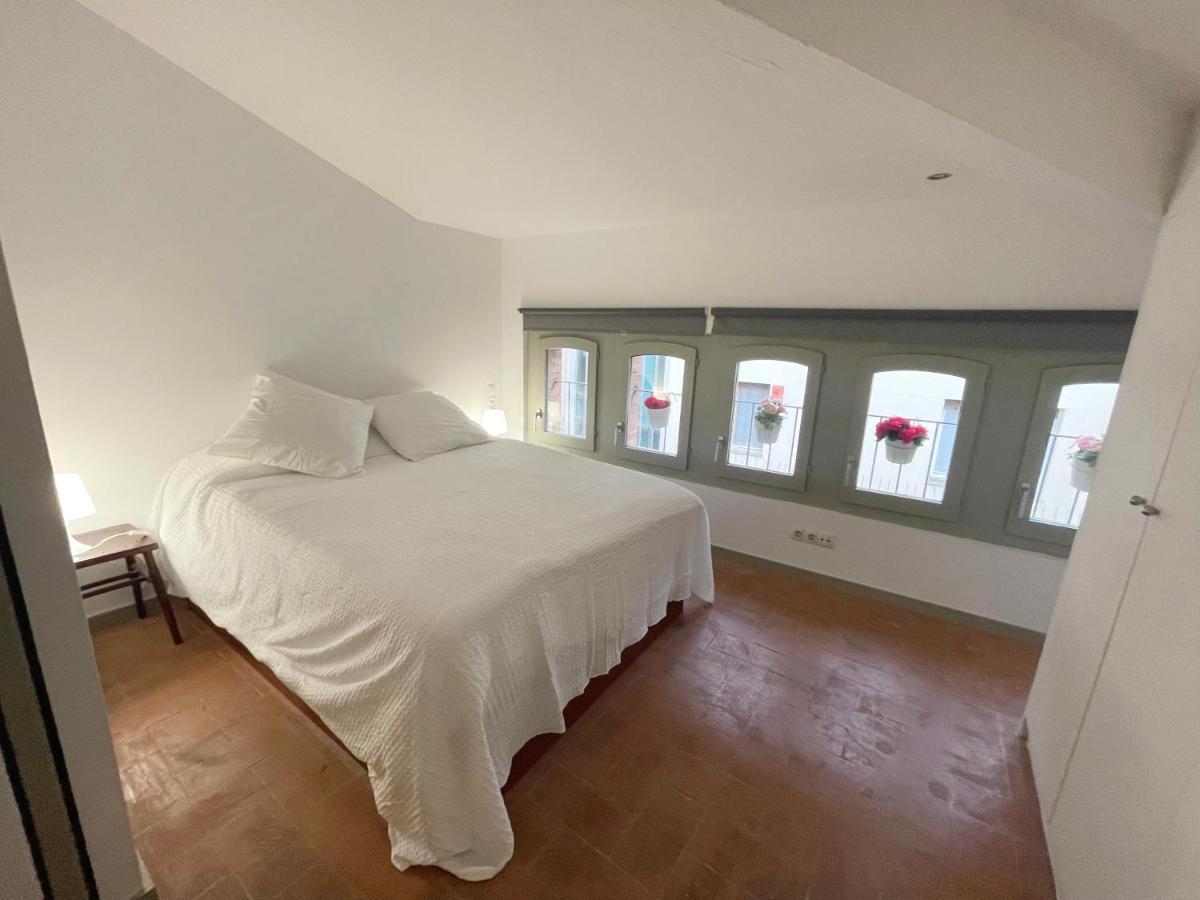 Sg Apartamento Centrico Atico Terrassa Buitenkant foto